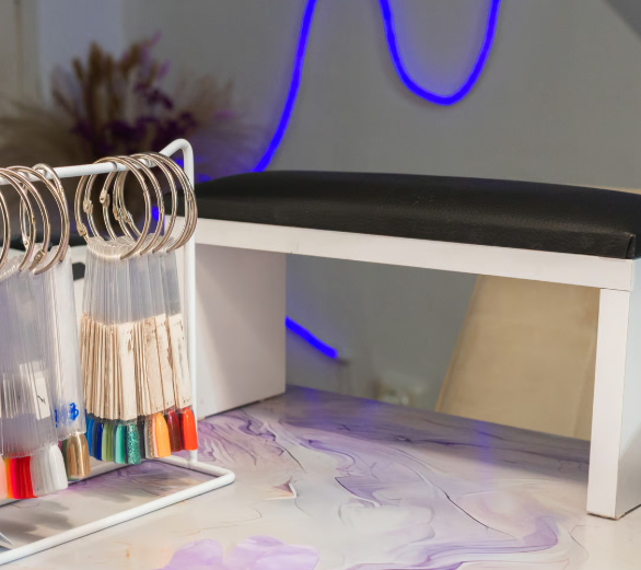 Manicure Table